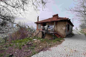 Yeni evinin yapımına başladık