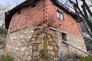 Yeni evinin yapımına başladık